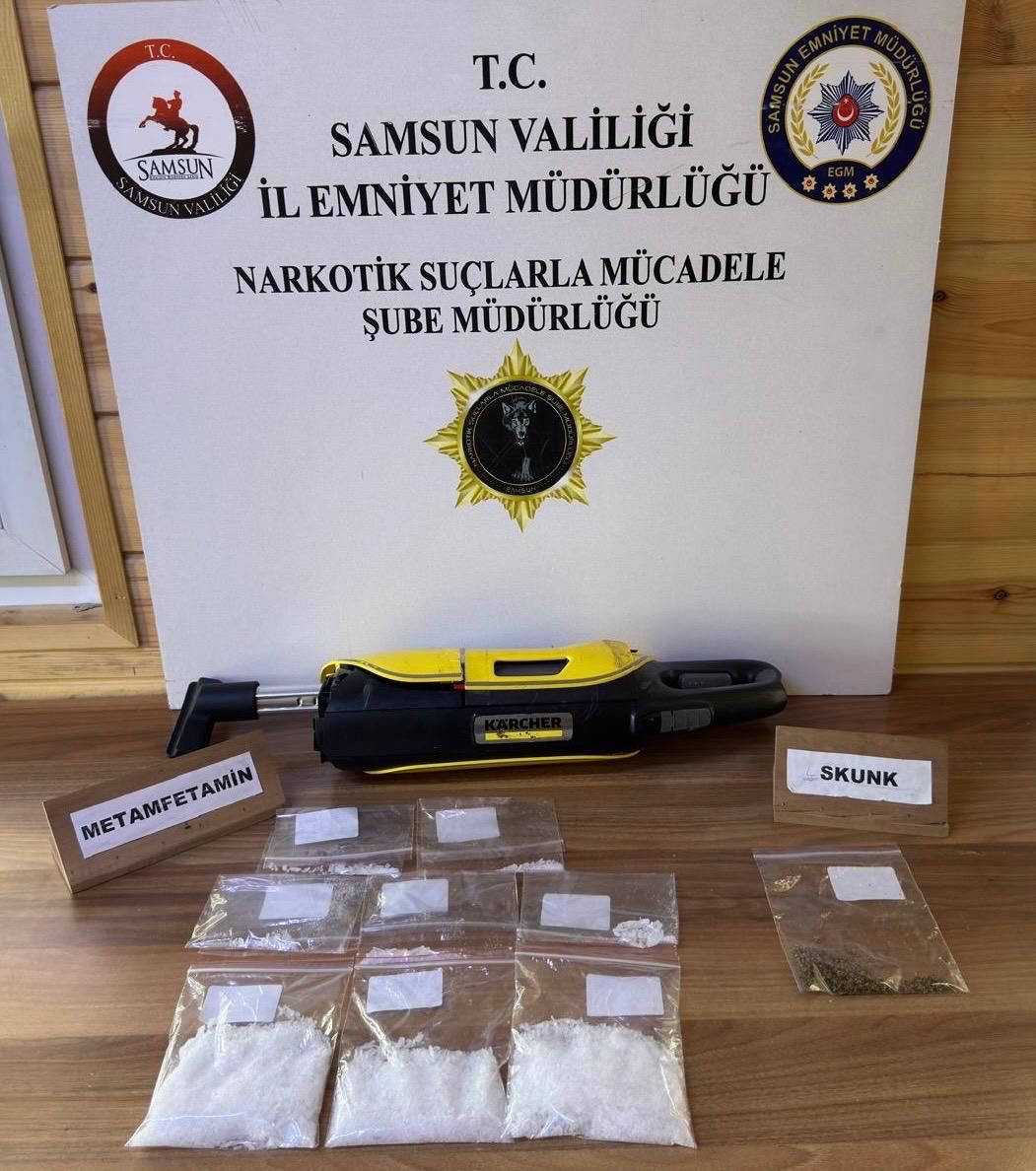 S&uuml;p&uuml;rgeye zulalanmış uyuşturucu ele ge&ccedil;irildi
