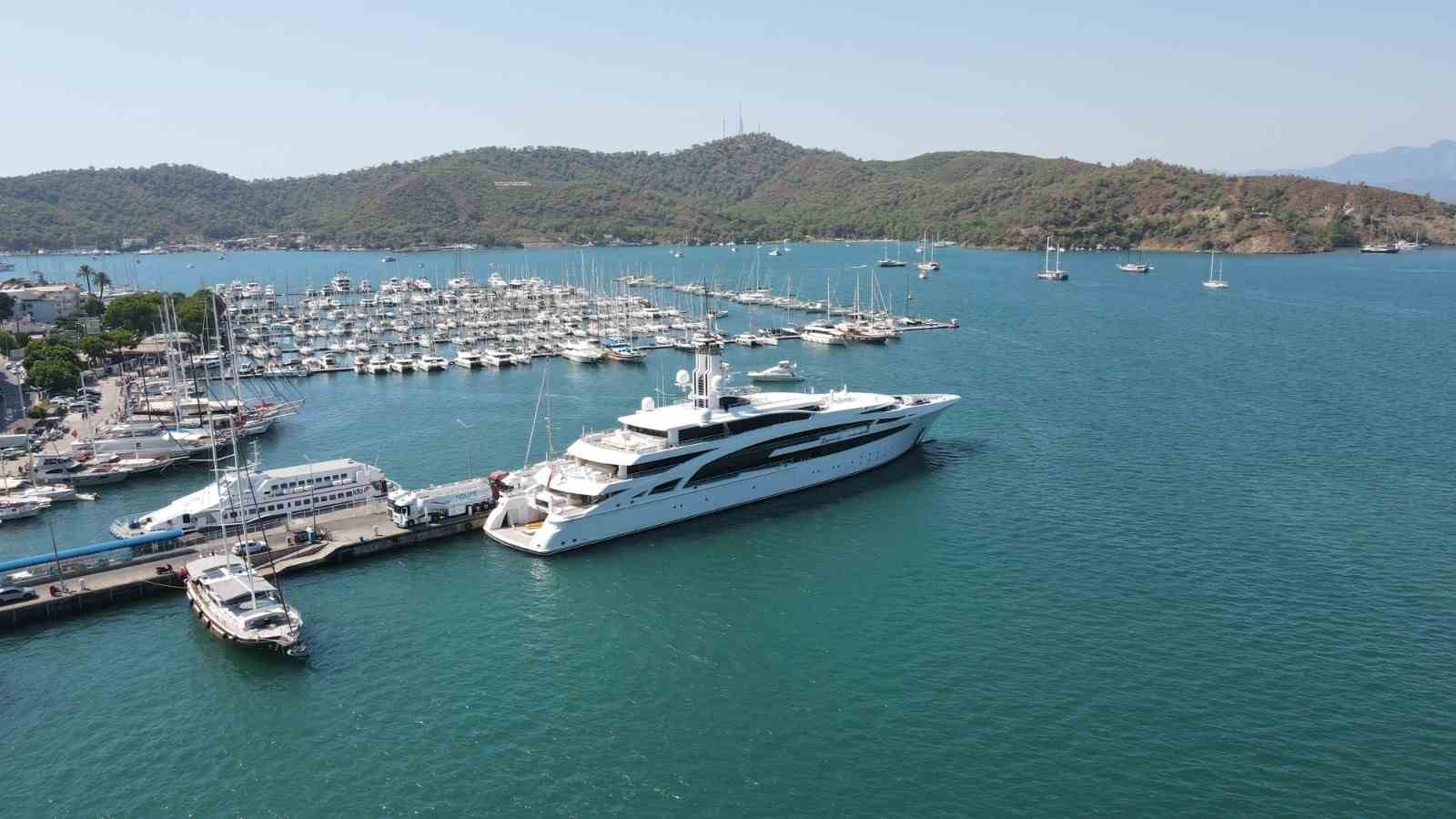 Kazak iş adamının mega yatı Fethiye’de