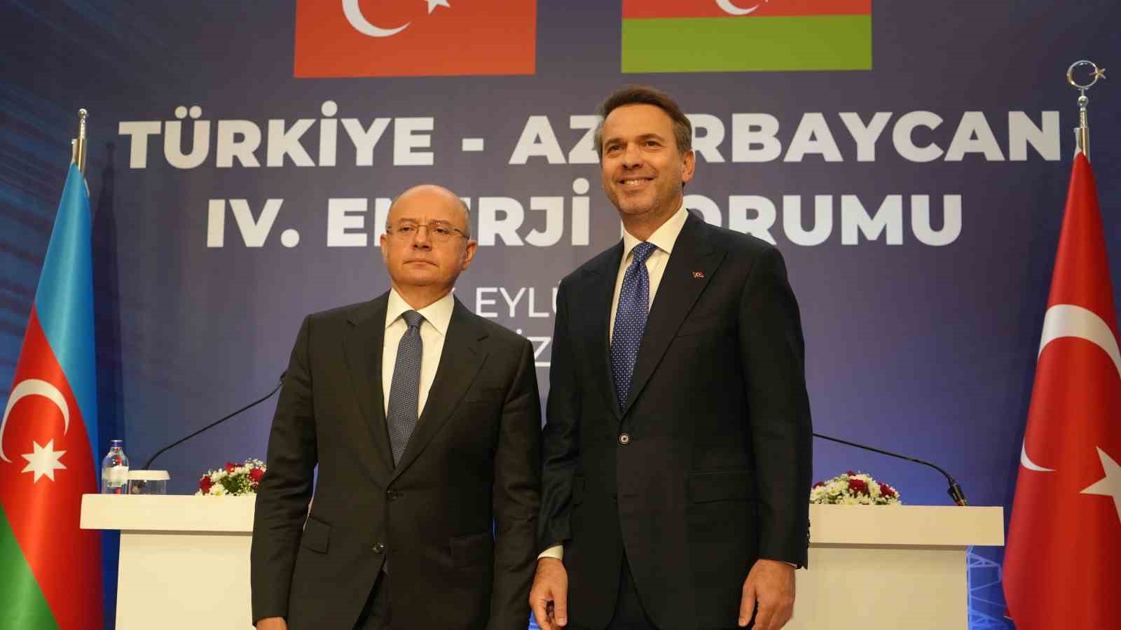 Alparslan Bayraktar ile Azerbaycan Enerji Bakanı Perviz Şahbazov ortak basın toplantısı d&uuml;zenledi
