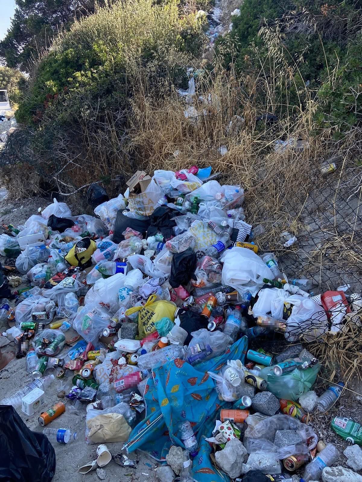 Dikili Belediyesi Pissa Koyu çöplüğe çevrildi