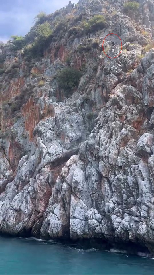 Alanya’da denize ölümüne atlayış