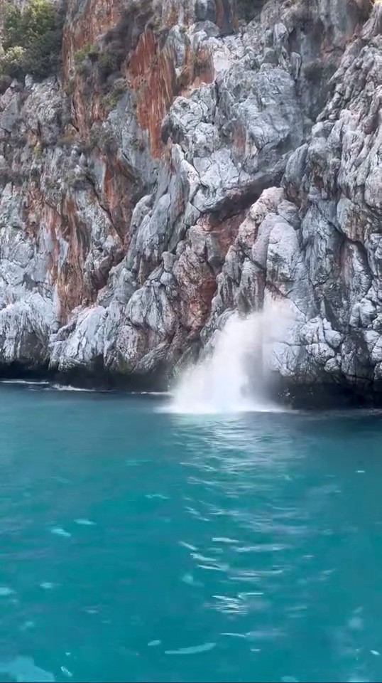 Alanya&rsquo;da denize &ouml;l&uuml;m&uuml;ne atlayış
