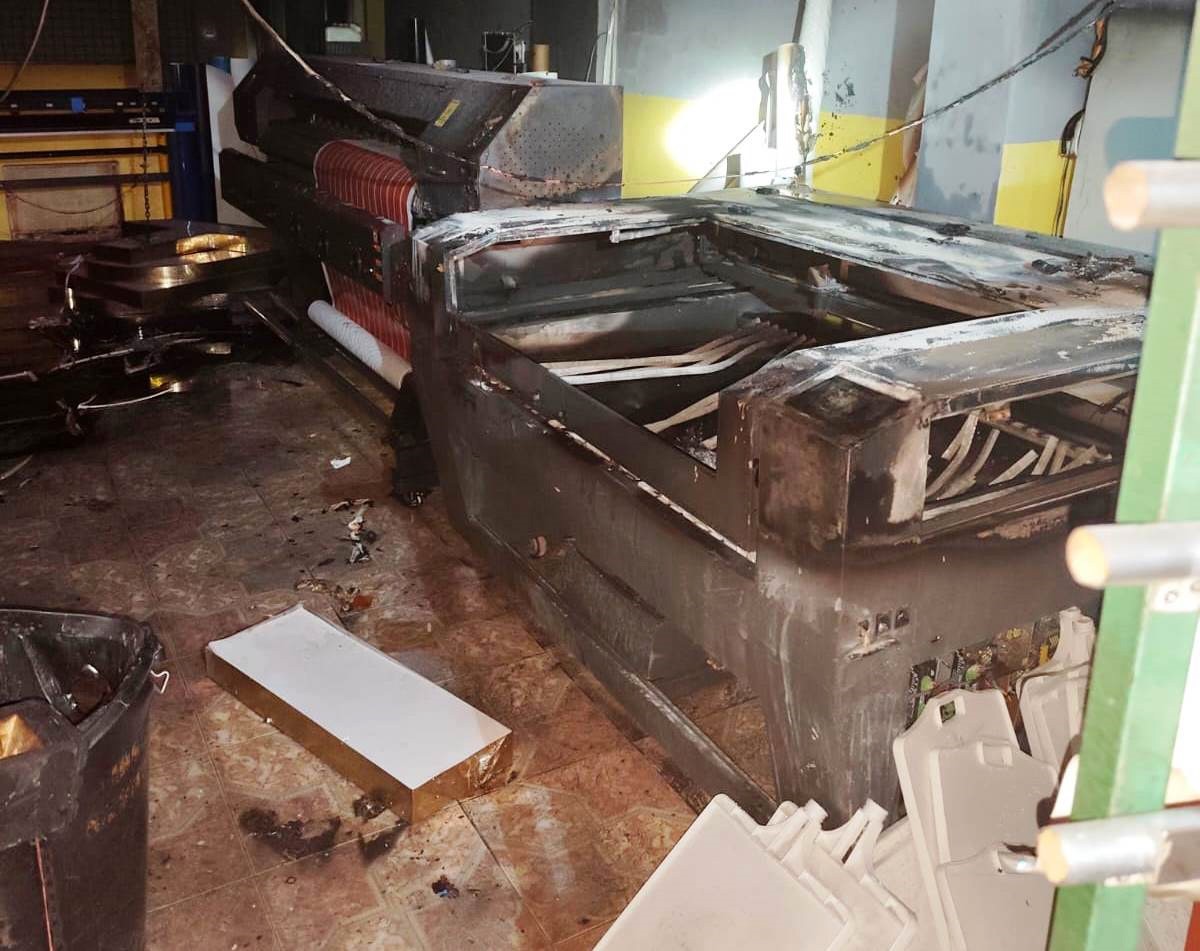 Simav’da iş yerinde çıkan yangın büyümeden söndürüldü