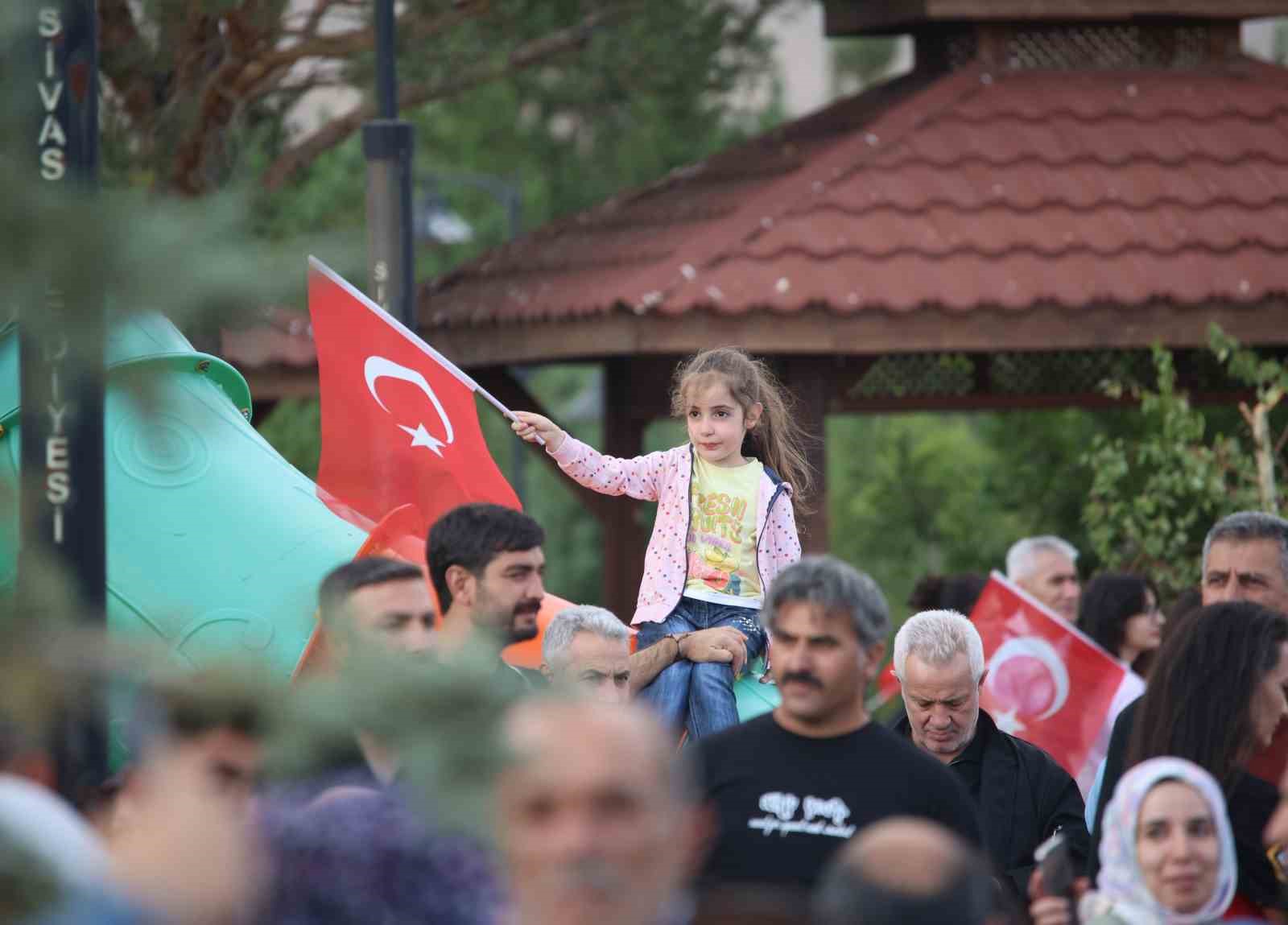 Sivas’ta SOLOTÜRK’ten nefes kesen gösteri