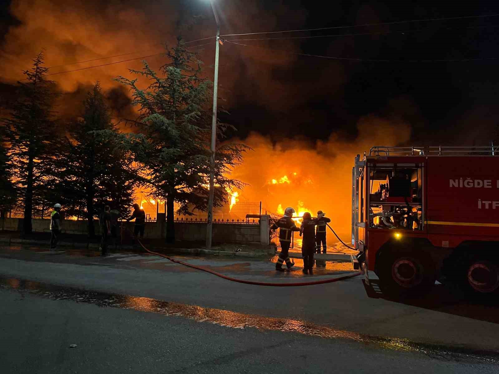 Niğde’de fabrika yangını