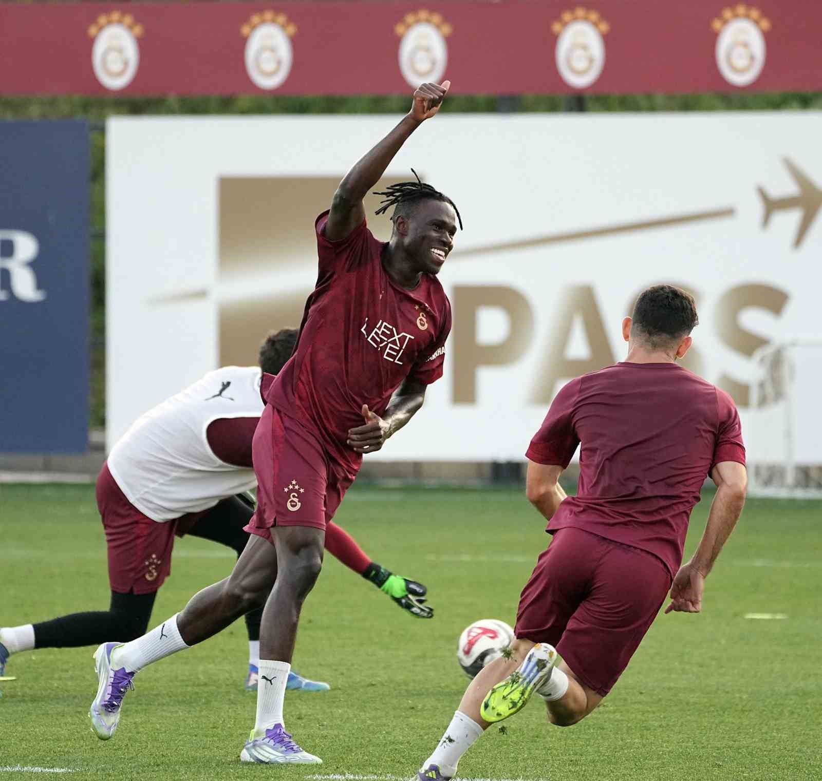 İlkay Gündoğan, Galatasaray ile ilk antrenmanına çıktı