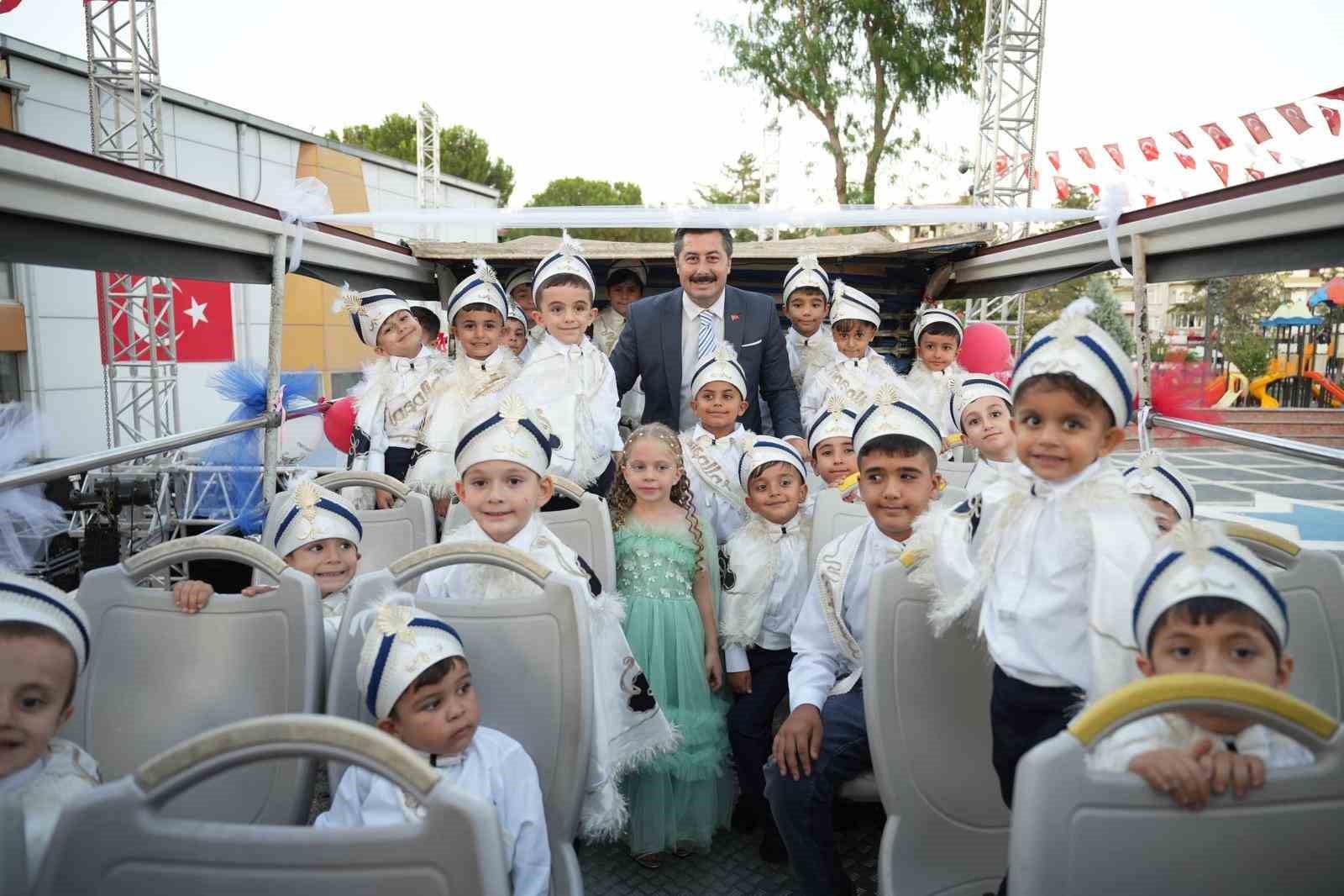 Yenişehir&rsquo;de s&uuml;nnet ş&ouml;leni mutluluğu
