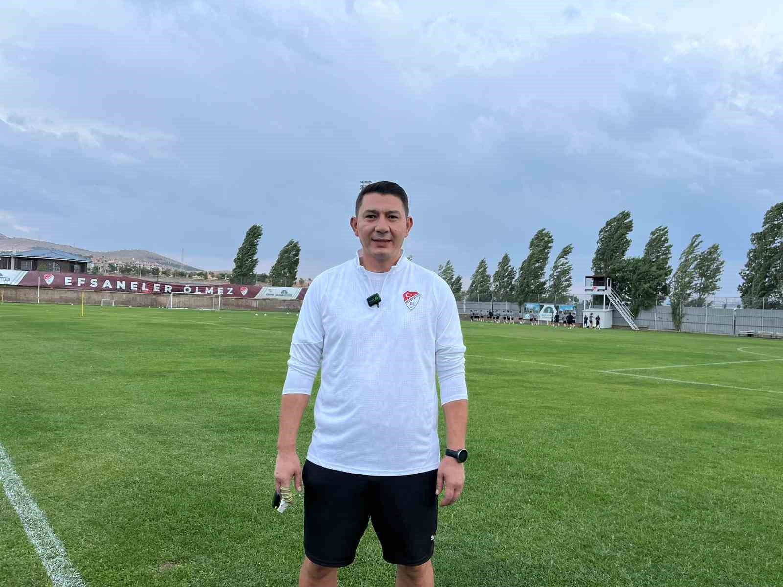 Elazığspor Teknik Direktörü Gül: "Bizim için bu sezonun tek sonucu var şampiyonluk"