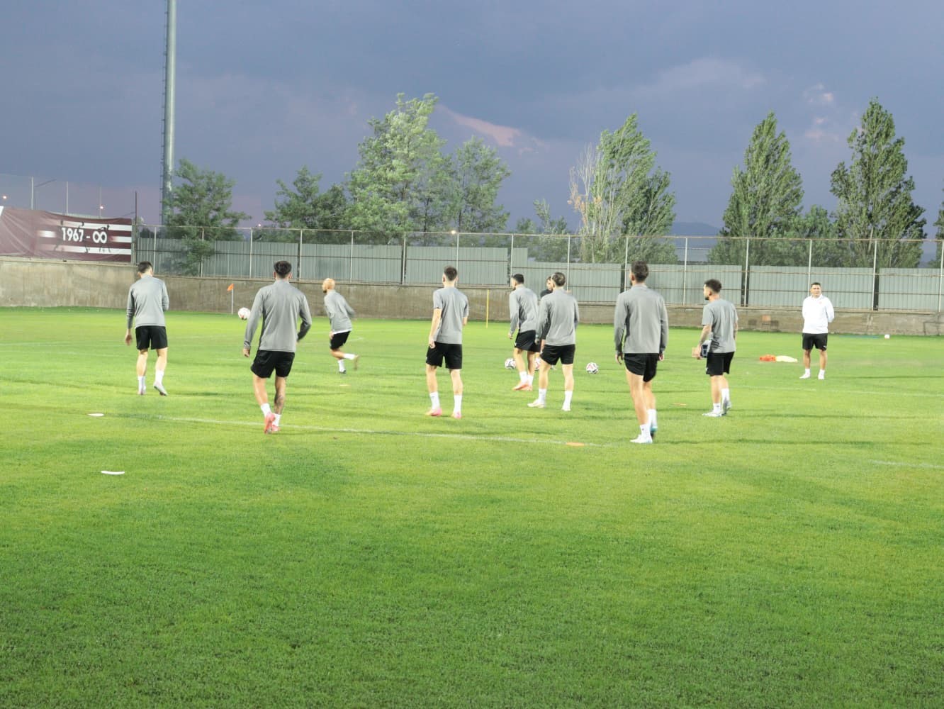 Elazığspor Teknik Direkt&ouml;r&uuml; G&uuml;l: "Bizim i&ccedil;in bu sezonun tek sonucu var şampiyonluk"
