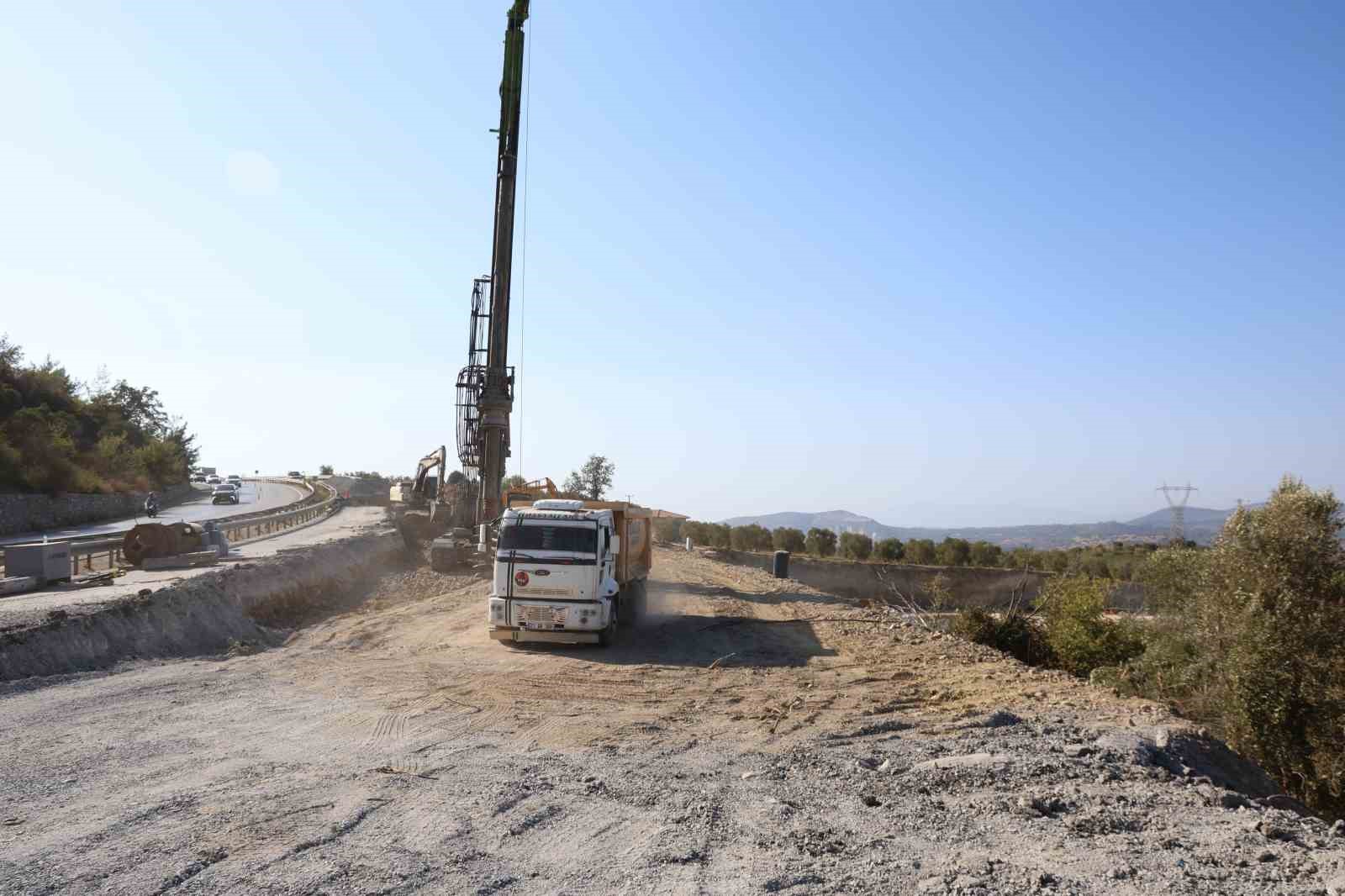 Söke-Kuşadası yolunda bakım onarım çalışması başladı