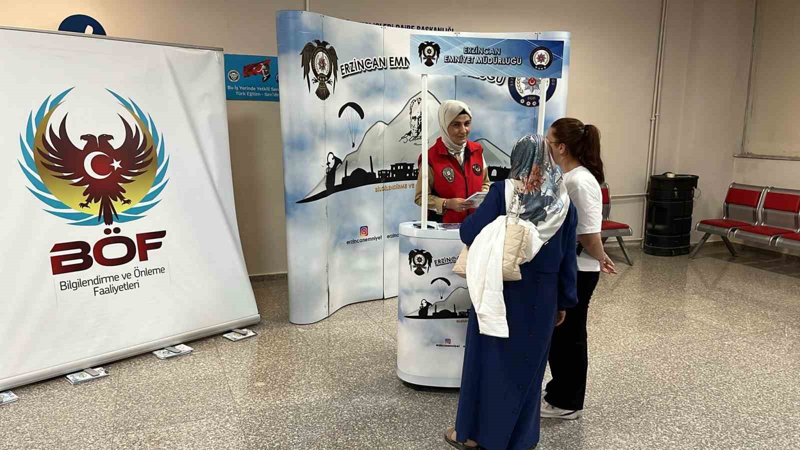 TEM ekipleri üniversiteli gençleri bilgilendirdi
