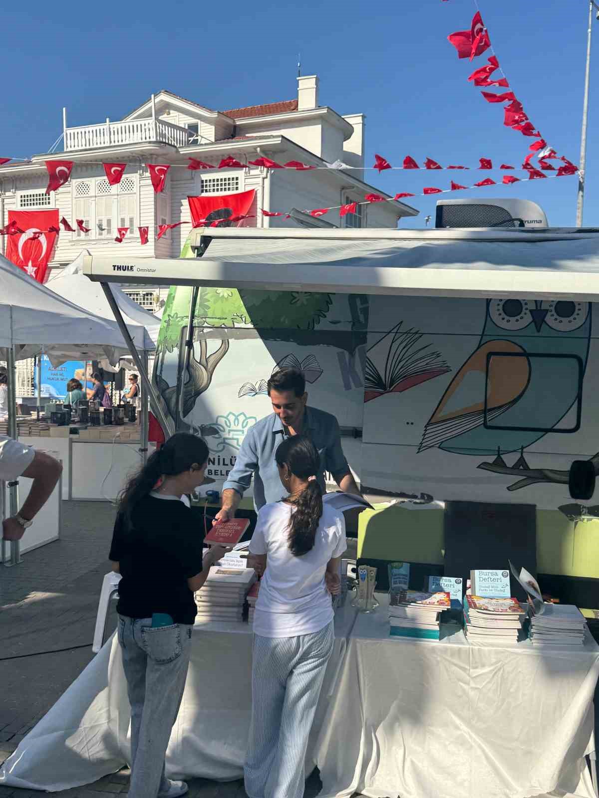 Nilüfer Belediyesi gezici kütüphane 7. Mudanya kitap fuarında