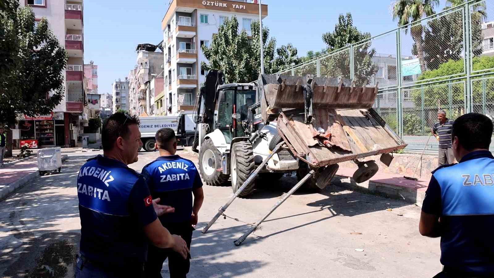 Mersin’de hurda ve çöp yığan vatandaşa ceza