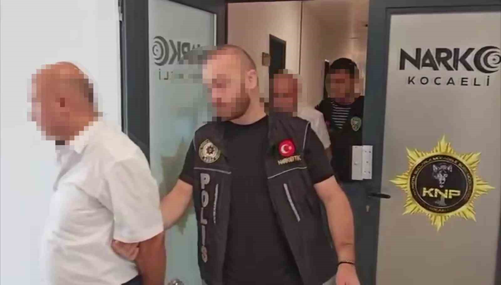 Pul biber içine zulalanmış eroin ele geçirilmişti, 2 şüpheli tutuklandı