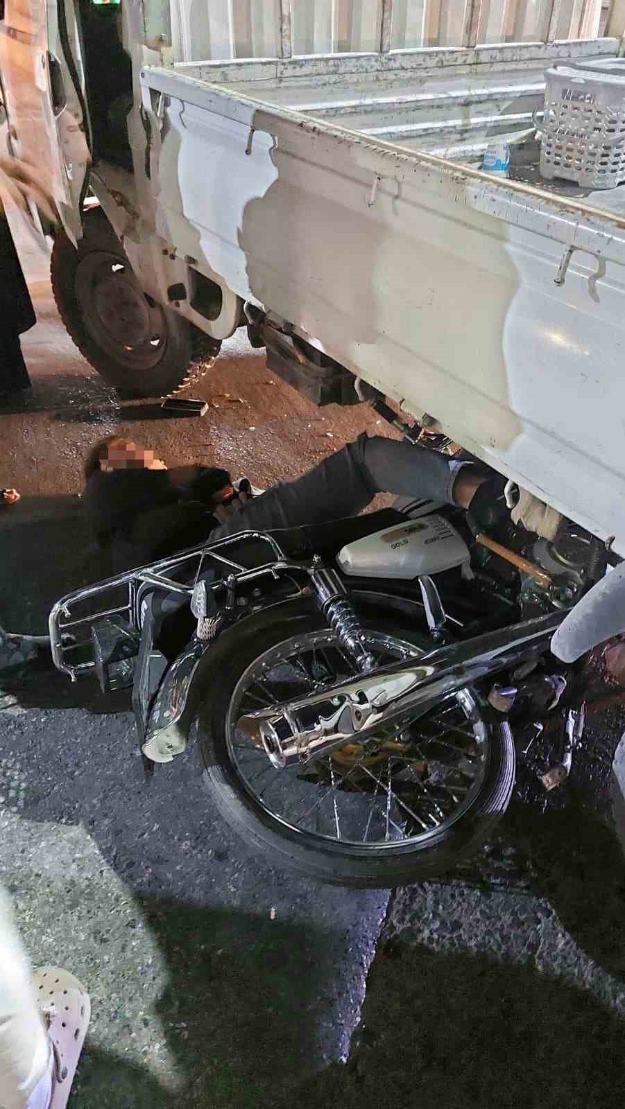 Trafikten men motosiklet ile kazaya karışan gen&ccedil; yaralandı
