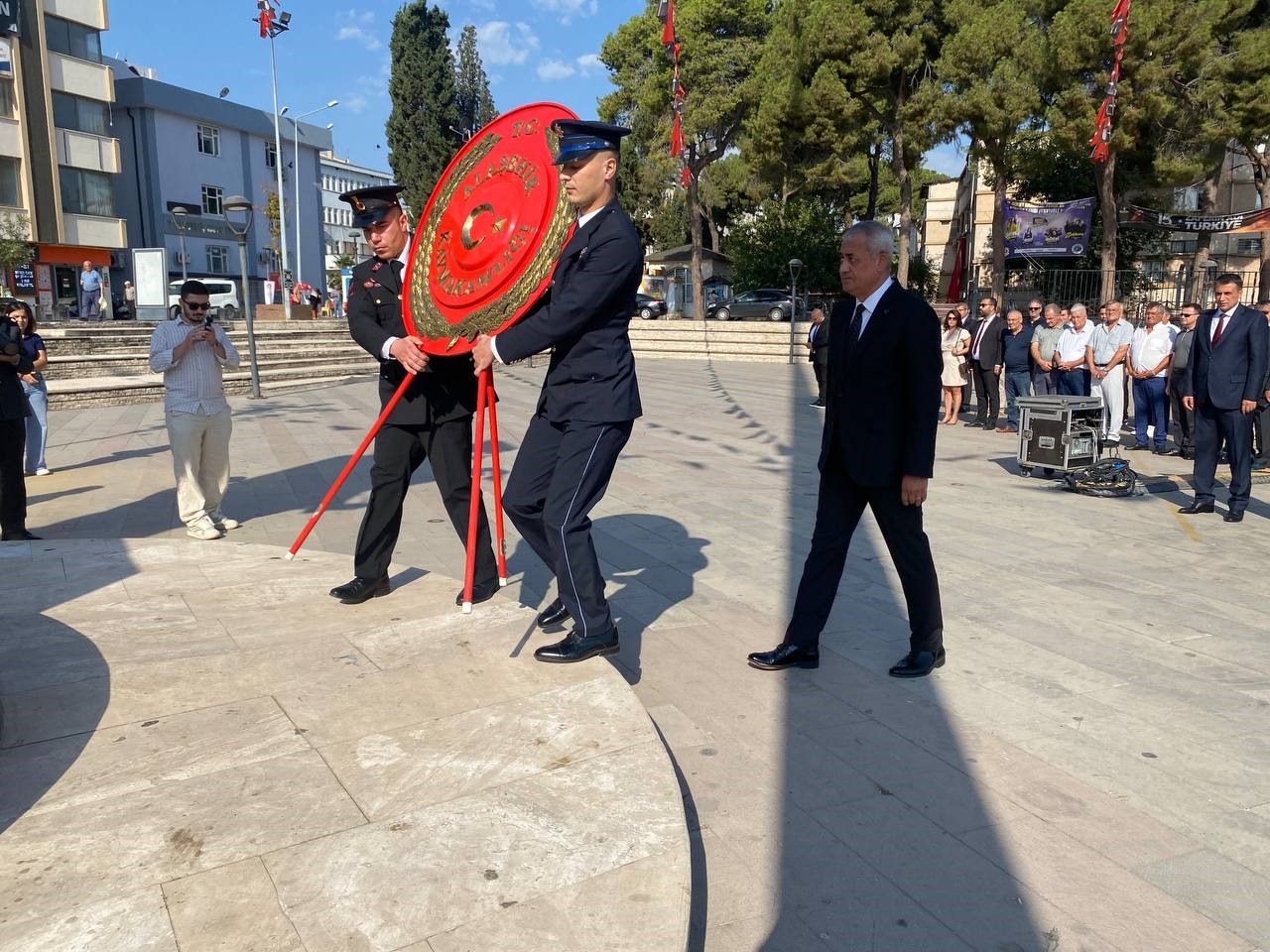 Alaşehir’de kurtuluş coşkusu açılışlar ve konserle taçlanıyor