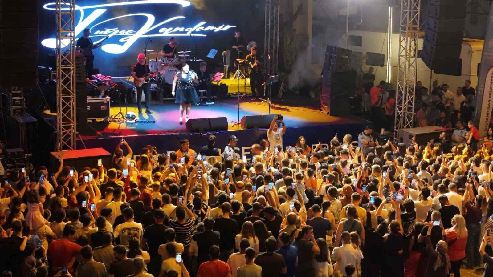 Başkan Çerçioğlu’ndan Atça’da coşkulu kutlama