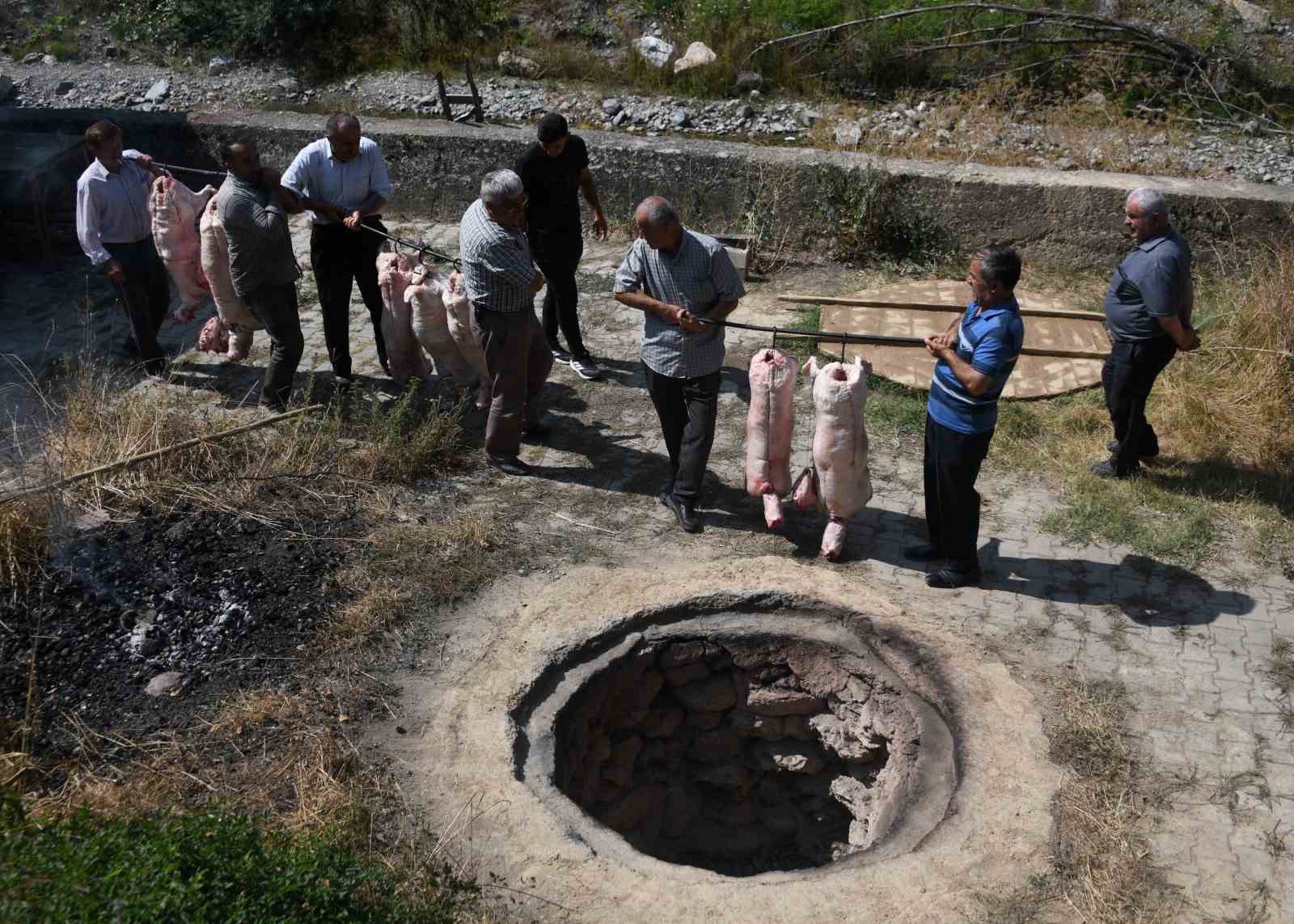 Kastamonu’da "kuyu kebabı" geleneği asırlardır yaşatılıyor