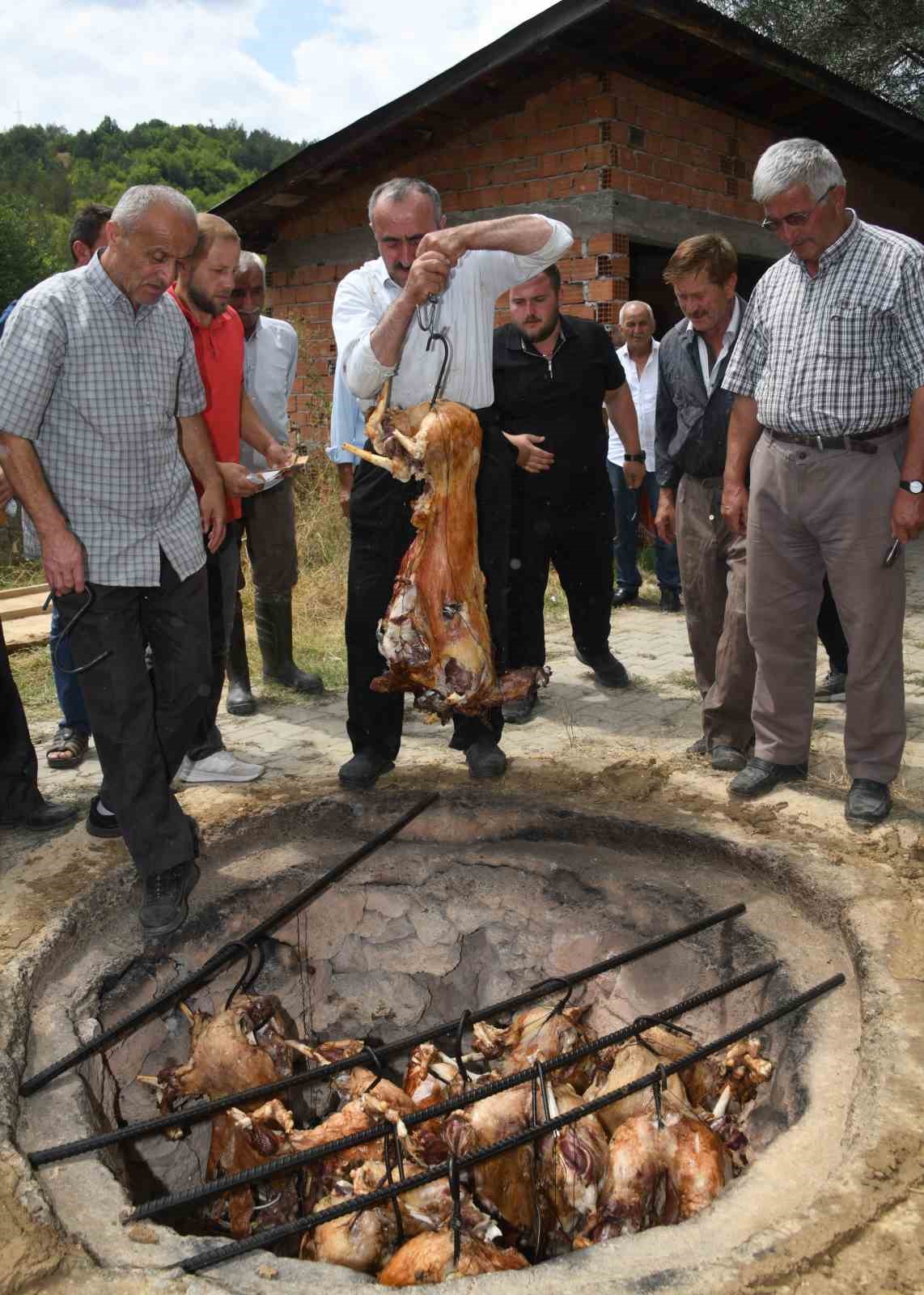 Kastamonu&rsquo;da "kuyu kebabı" geleneği asırlardır yaşatılıyor
