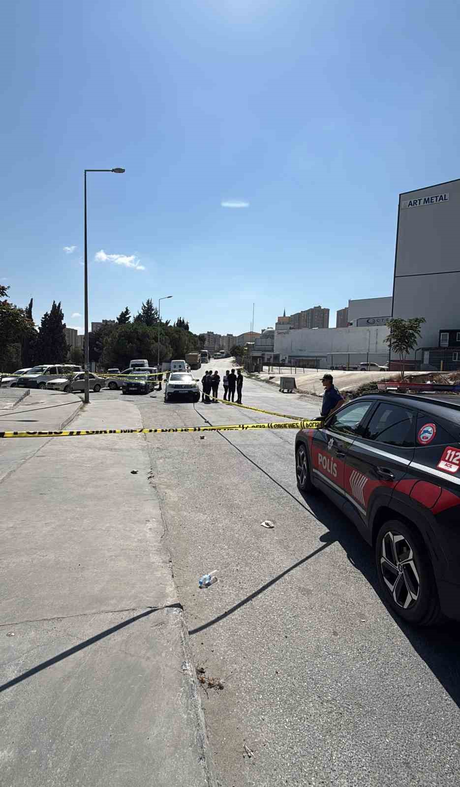 Arnavutköy’de eski eşinin sevgilisi olan kuzenini vurup kayıplara karıştı
