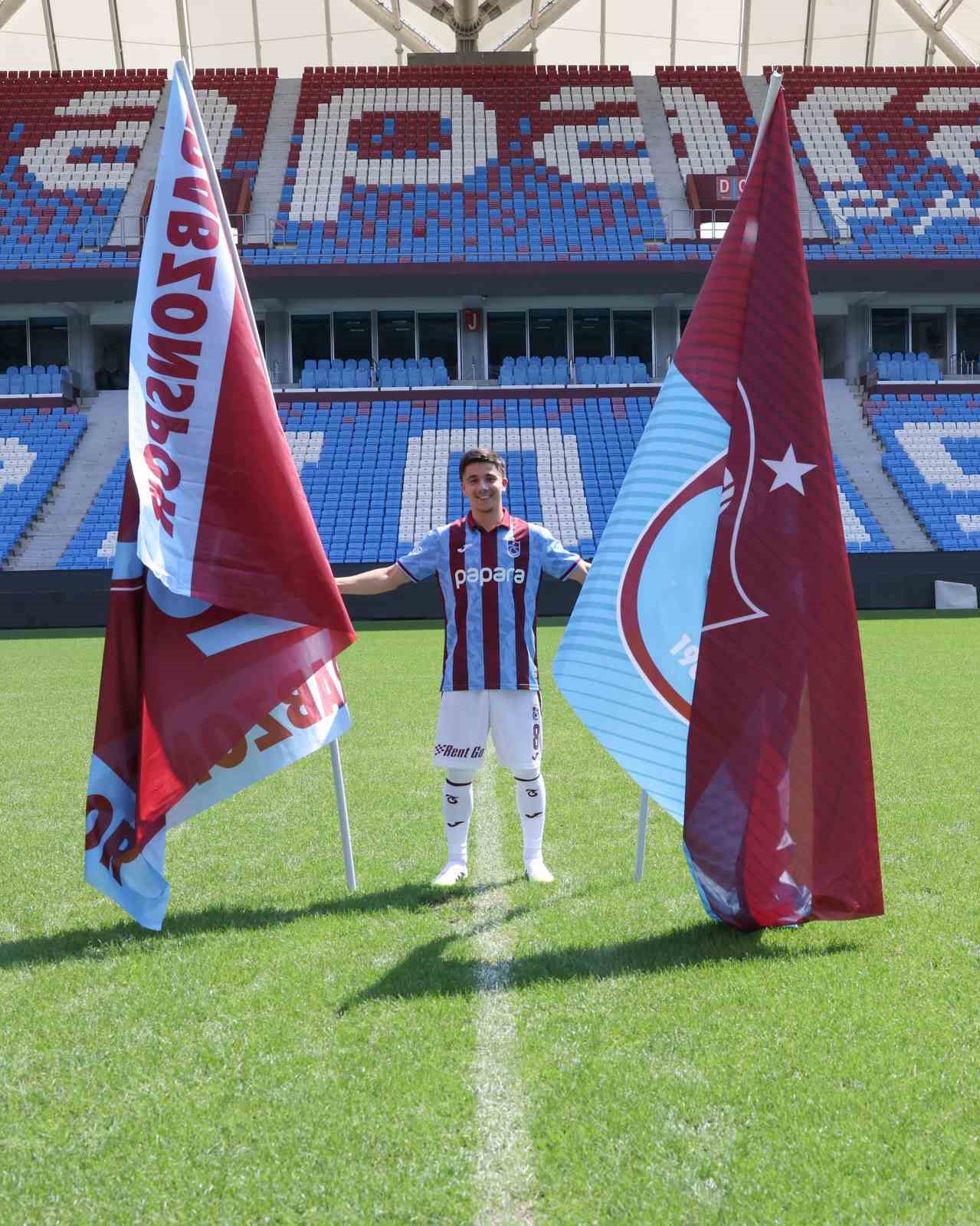 Trabzonspor, Benjamin Bouchouari ile 3+1 yıllık sözleşme imzaladı