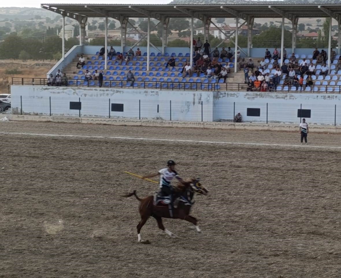 Selendi Beypınar Atlı Cirit Takımı Manisa’yı temsil edecek
