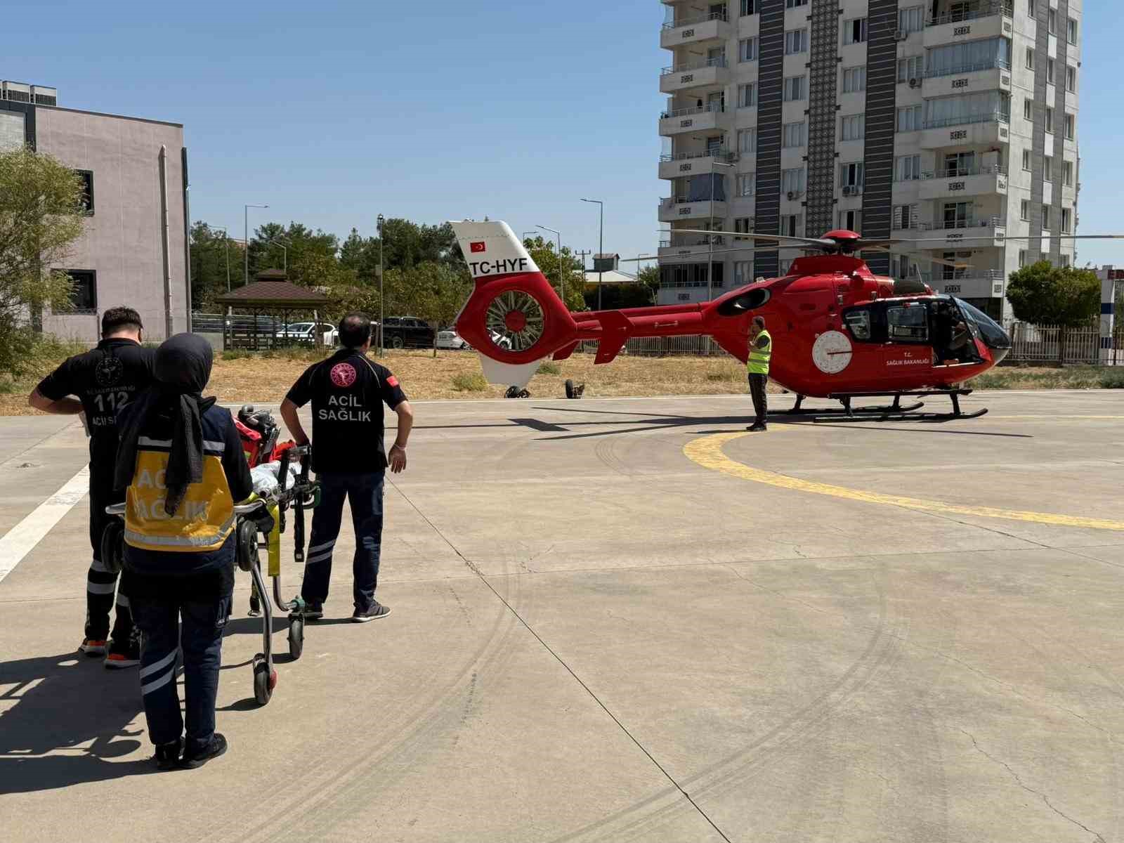 Ambulans helikopter kalp krizi geçiren hasta için havalandı