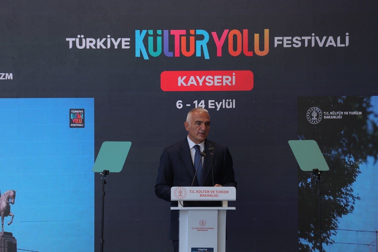 Bakan Ersoy ve Başkan B&uuml;y&uuml;kkılı&ccedil;, T&uuml;rkiye K&uuml;lt&uuml;r Yolu Festivali&rsquo;nin startını verdi
