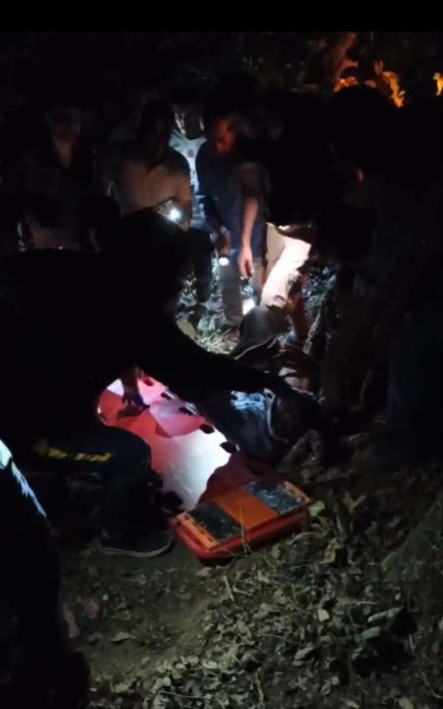 U&ccedil;uruma yuvarlanan otomobil s&uuml;r&uuml;c&uuml;s&uuml; yaralandı
