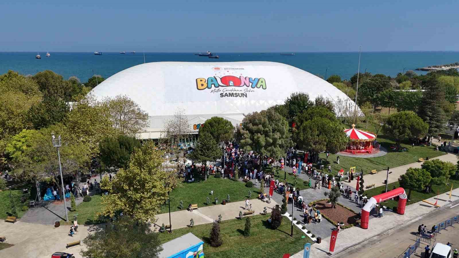 Balonya ilk 6 günde 13 bin 630 çocuğu ağırladı