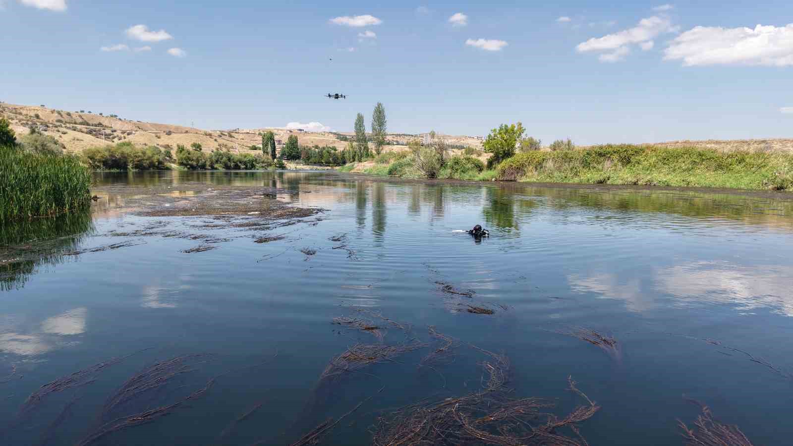 Kızılırmak iki can aldı: Arkadaşını kurtaramadı, kendisi de boğuldu