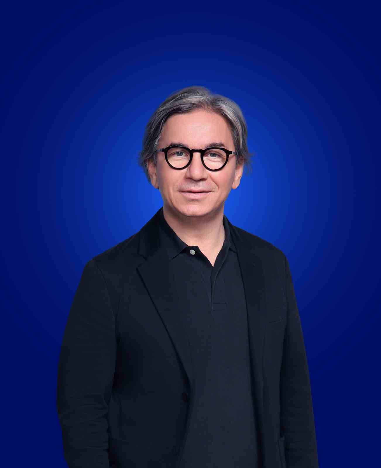 Kerem Bürsin, TV+’ın yeni reklam filminde rol aldı