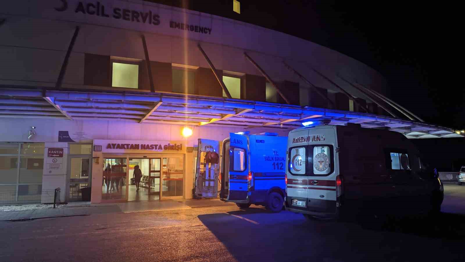 Edirne&rsquo;de orduevinde &ccedil;ıkan yangında 16 asker dumandan etkilendi
