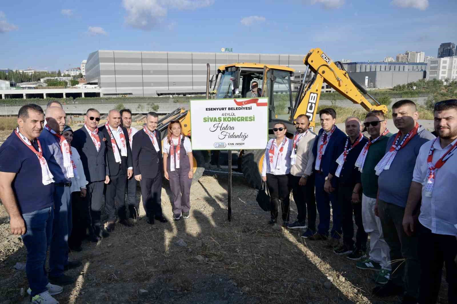 Esenyurt&rsquo;ta Sivas Kongresi&rsquo;nin 106. yılında 58 fidan toprakla buluştu
