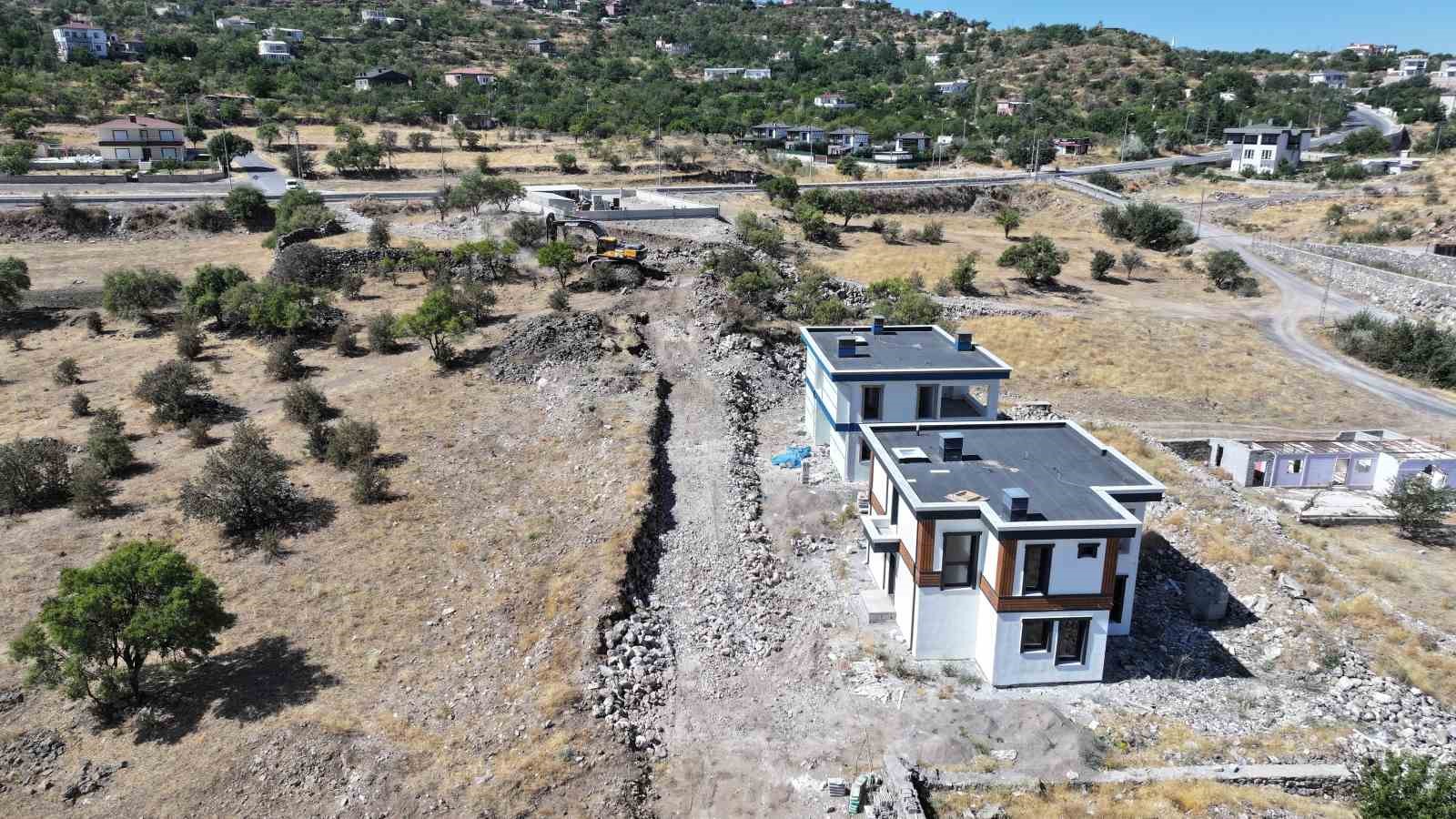 Başkan &Ouml;zdoğan: "Yeni yollarımız hemşehrilerimizin yaşam kalitesini artıracak"
