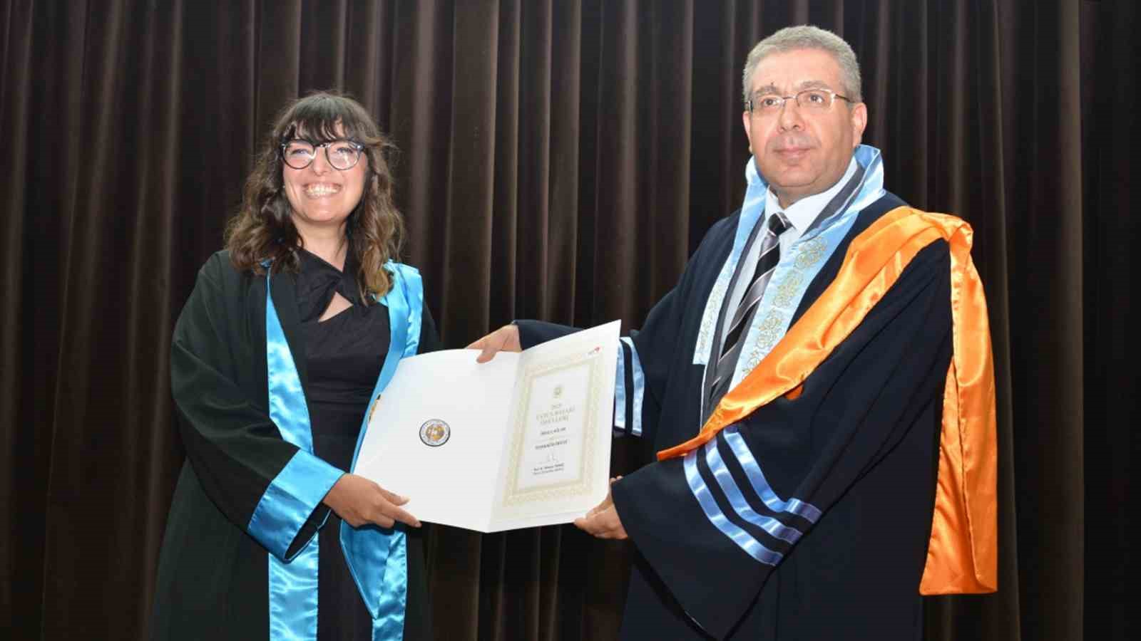 Sağlık Bilimleri ve Fen Bilimleri Enstitülerinde mezuniyet heyecanı