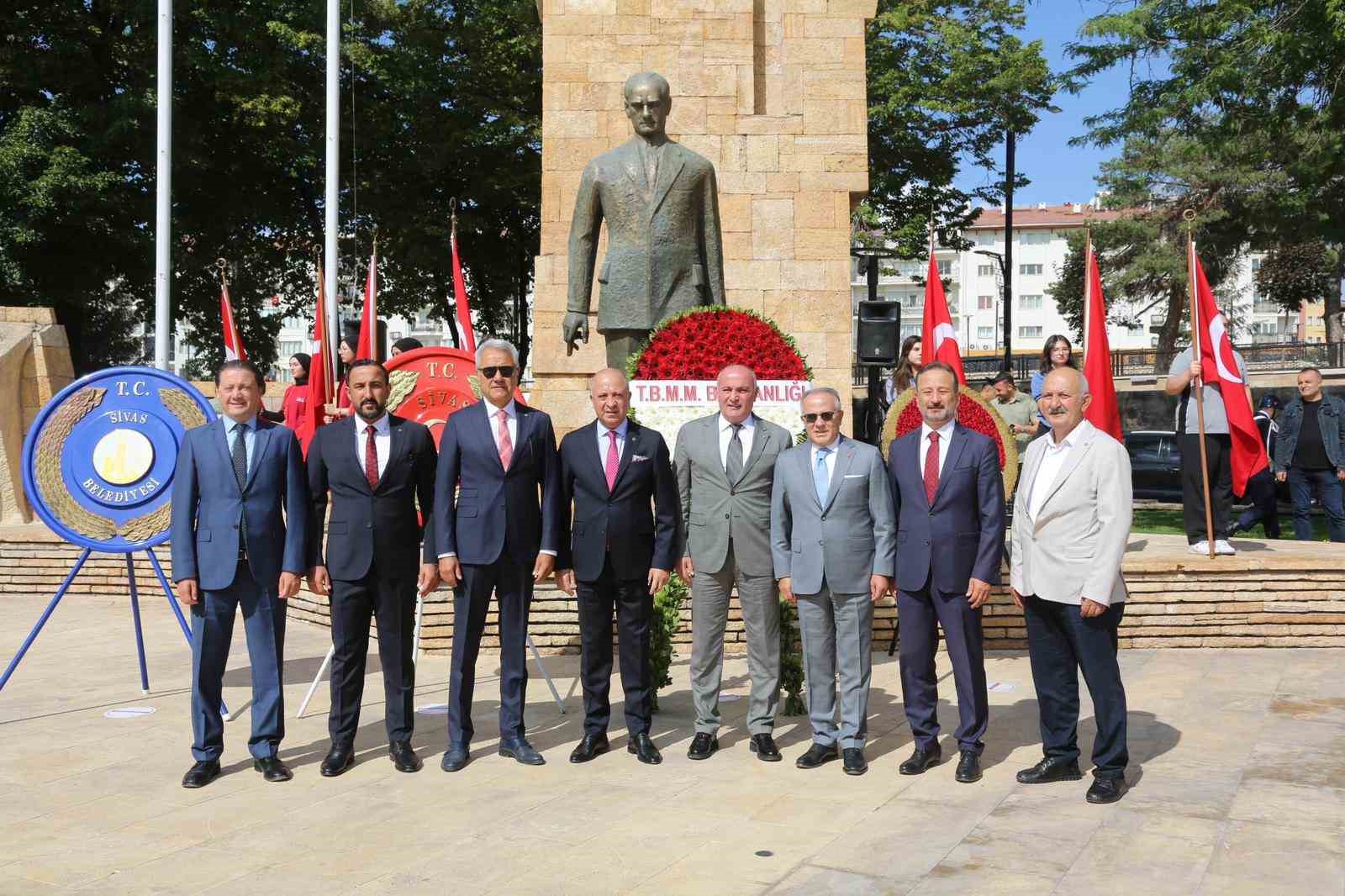 "Cumhuriyet&rsquo;i kuran şehirler" Sivas&rsquo;ta buluştu
