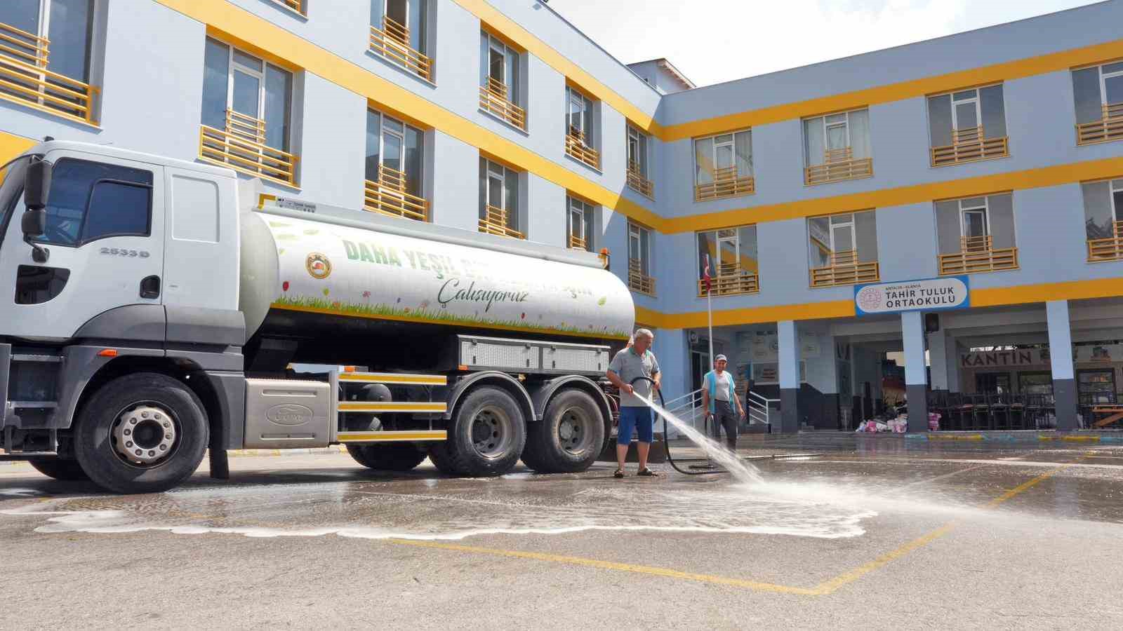 Alanya Belediyesi’nden okullarda yeni dönem hazırlığı