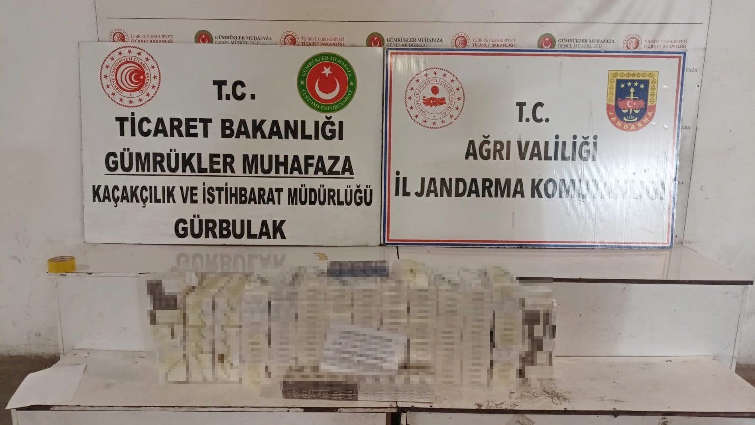 Doğubayazıt’ta tırda 4 bin 450 paket kaçak sigara ele geçirildi