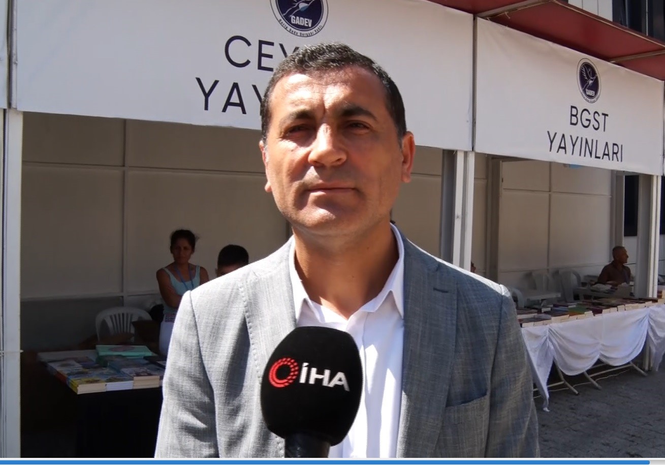 K&uuml;&ccedil;&uuml;k&ccedil;ekmece&rsquo;de GADEV kitap fuarı kapılarını a&ccedil;tı
