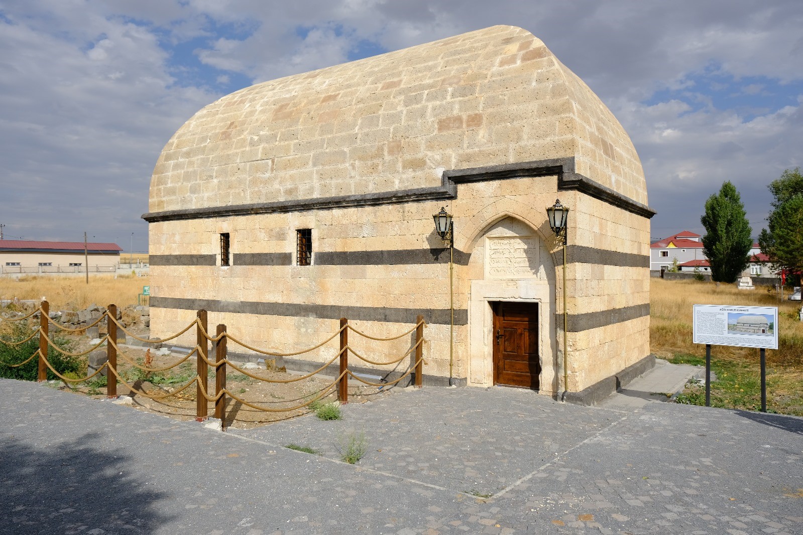 Ağrı&rsquo;da tarihi Hamur K&uuml;mbeti restore edildi
