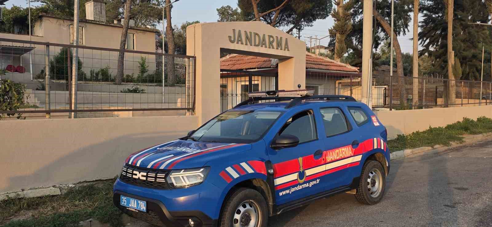 İzmir’de çöp krizi zirvede: Jandarmadan suçüstü operasyonu