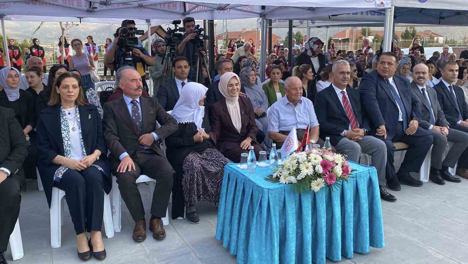 Aile ve Sosyal Hizmetler Bakanı Göktaş: "Amacımız büyüklerimize aktif ve huzurlu bir yaşam sunmak"