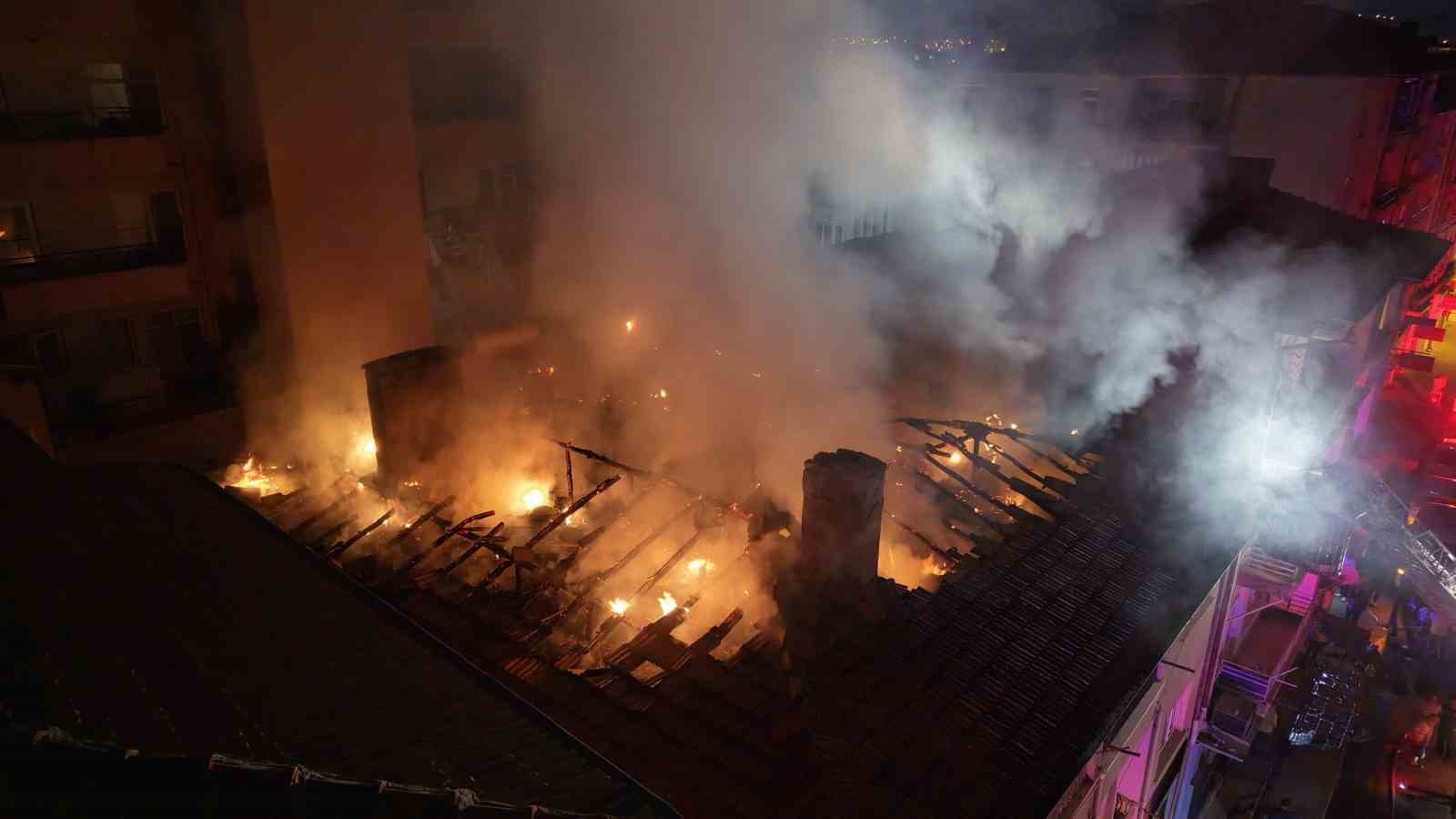 Kırıkkale’de apartman çatısında yangın paniği