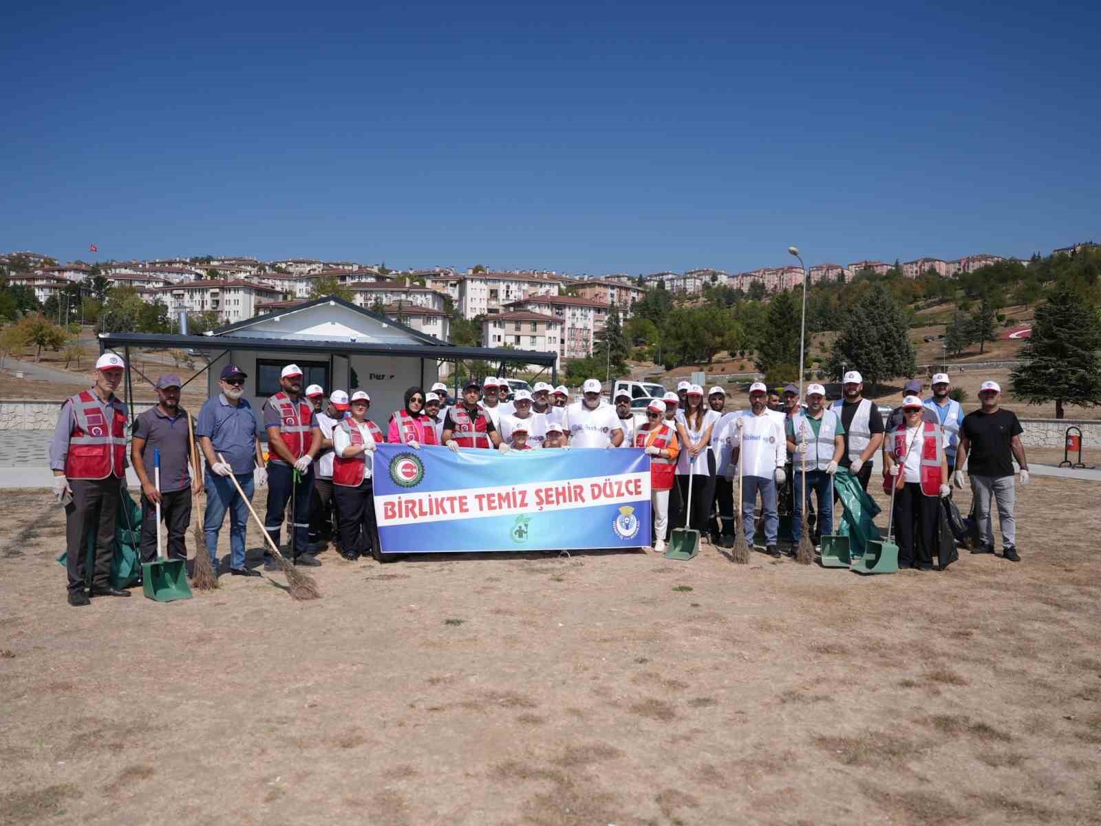 &rsquo;Temiz Şehir D&uuml;zce&rsquo; kampanyasına destek
