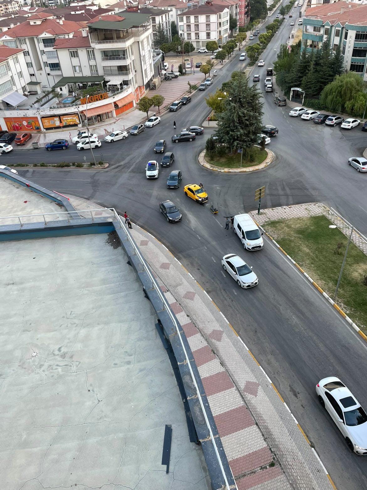 Elazığ’da trafik kazası kameralara yansıdı