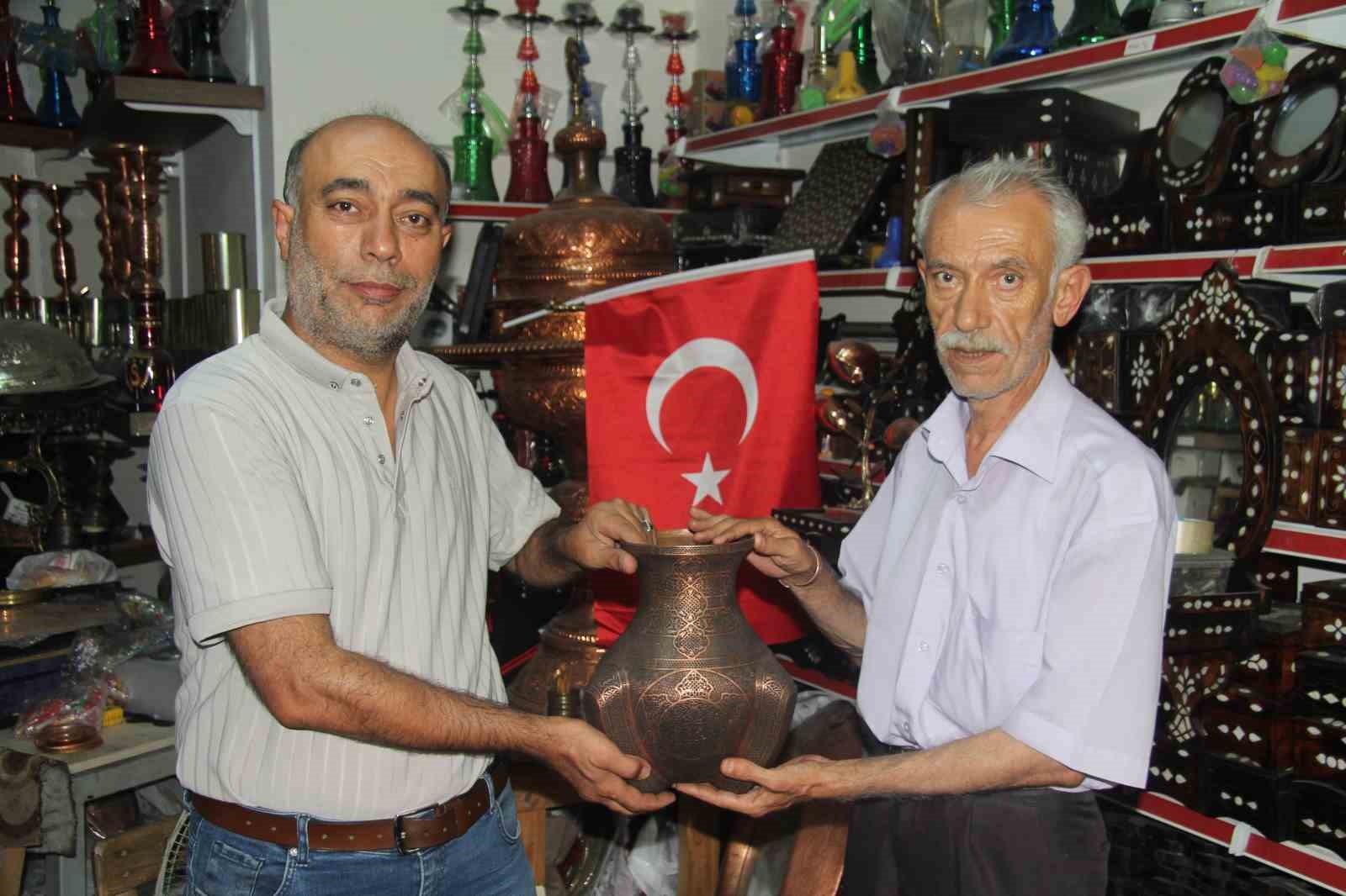 Bakırcı kardeşler mesleği öğrenmek isteyen çırakları bekliyor