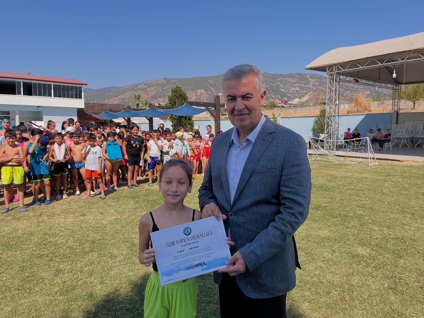 Başkan Erol: "260 çocuğumuza yüzme öğretmenin mutluluğunu yaşıyoruz"
