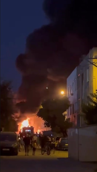 Bursa’da 3 kamyon ve 1 tır alev alev yandı, ortalık savaş alanına döndü