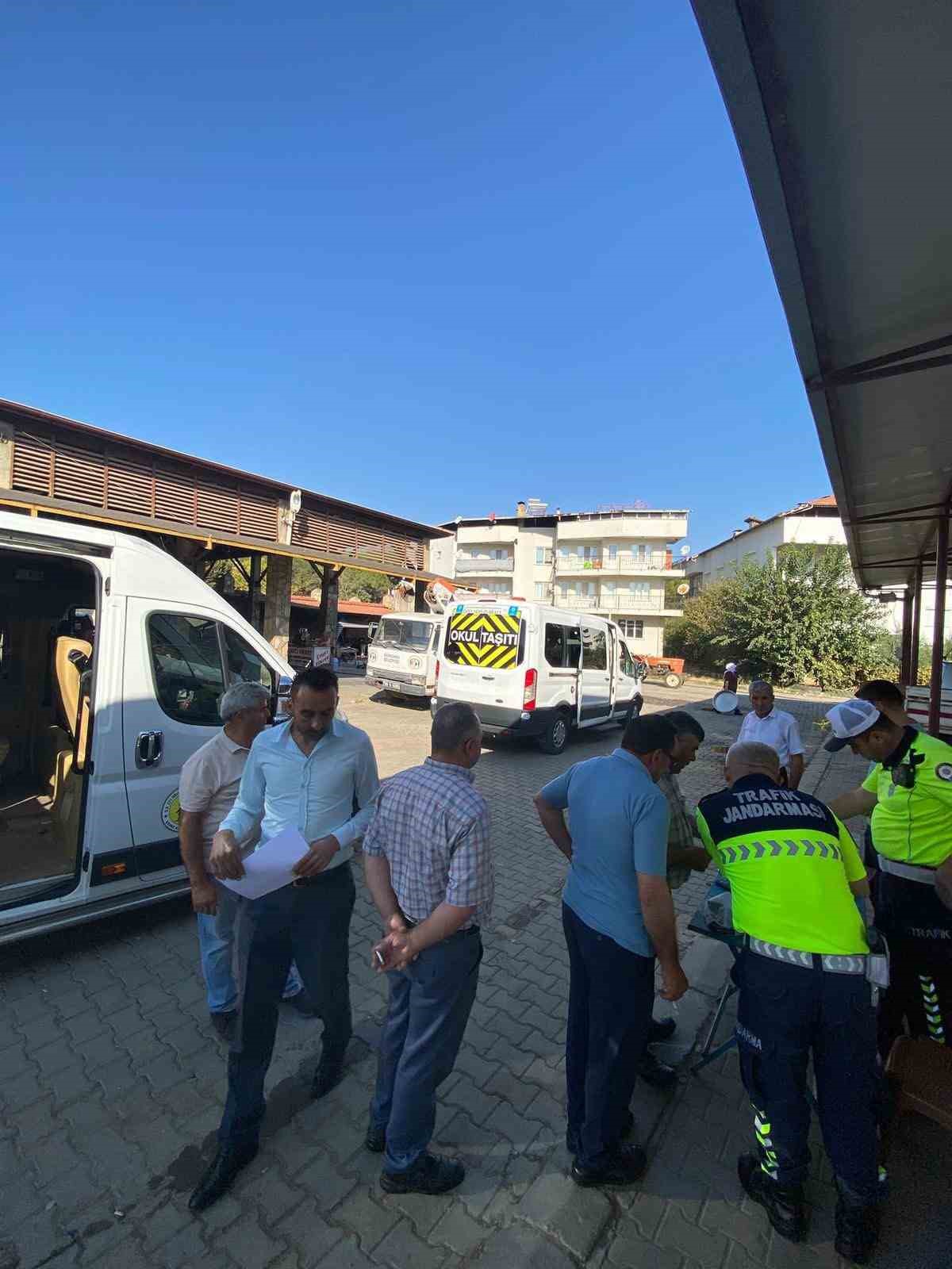 Karacasu’da okul servislerine ’güvenlik’ denetimi